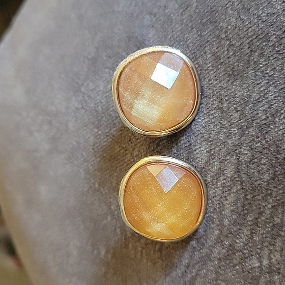 3/$20 Vtg Faceted Acrylic Peach Gemstone Post Earrings FLAWED - Picture 2 of 7